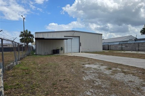 Immobilier commercial à louer à Winter Haven, Floride № 1717967 - photo 1