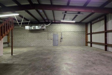 Immobilier commercial à louer à Winter Haven, Floride № 1717967 - photo 4
