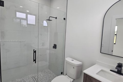 House in Lehigh Acres, Florida 3 bedrooms № 2021289 - photo 13