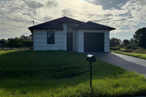 Villa ou maison à Lehigh Acres, Floride 3 chambres № 2021289