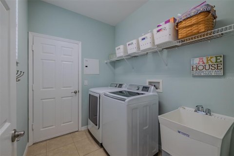 House in Wimauma, Florida 2 bedrooms, 167.22 sq.m. № 2391360 - photo 16
