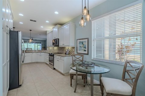 House in Wimauma, Florida 2 bedrooms, 167.22 sq.m. № 2391360 - photo 14