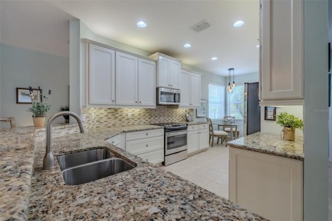 House in Wimauma, Florida 2 bedrooms, 167.22 sq.m. № 2391360 - photo 11
