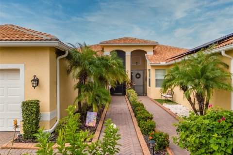House in Wimauma, Florida 2 bedrooms, 167.22 sq.m. № 2391360 - photo 5