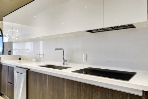 Copropriété à louer à Hallandale Beach, Floride: 3 chambres, 238.76 m2 № 1999342 - photo 9