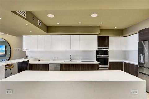 Copropriété à louer à Hallandale Beach, Floride: 3 chambres, 238.76 m2 № 1999342 - photo 6