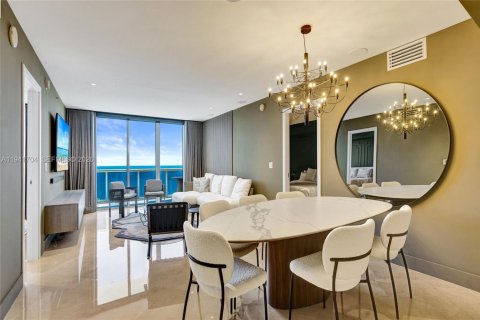 Copropriété à louer à Hallandale Beach, Floride: 3 chambres, 238.76 m2 № 1999342 - photo 11