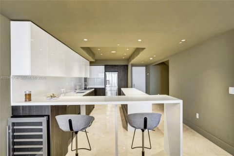 Copropriété à louer à Hallandale Beach, Floride: 3 chambres, 238.76 m2 № 1999342 - photo 10