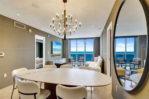 Copropriété à louer à Hallandale Beach, Floride: 3 chambres, 238.76 m2 № 1999342 - photo 12