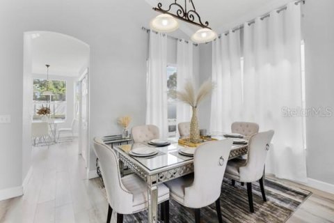 House in Orlando, Florida 4 bedrooms, 209.03 sq.m. № 1719698 - photo 9