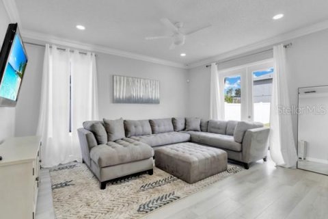 House in Orlando, Florida 4 bedrooms, 209.03 sq.m. № 1719698 - photo 18