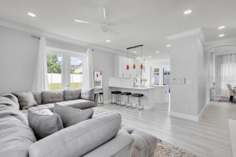 House in Orlando, Florida 4 bedrooms, 209.03 sq.m. № 1719698 - photo 19