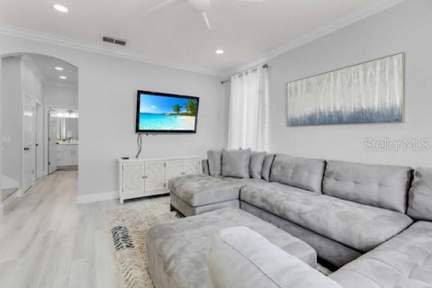 House in Orlando, Florida 4 bedrooms, 209.03 sq.m. № 1719698 - photo 20