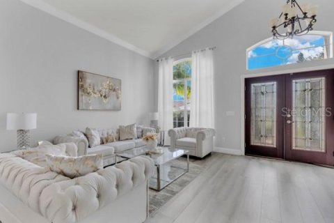 House in Orlando, Florida 4 bedrooms, 209.03 sq.m. № 1719698 - photo 6
