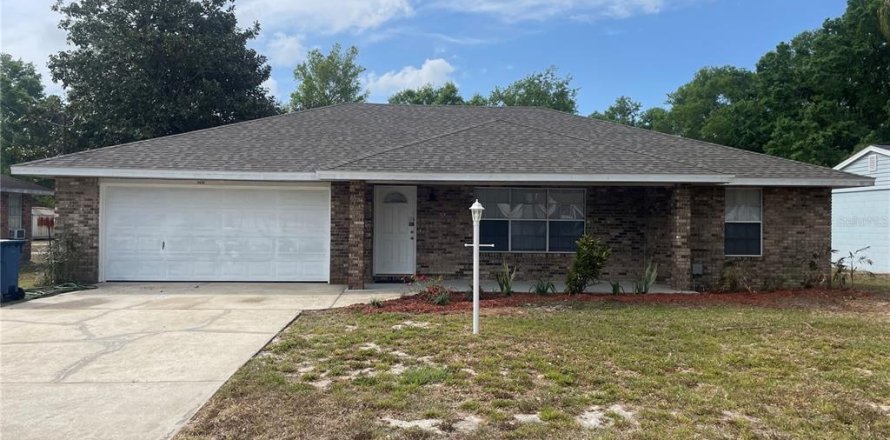 Villa ou maison à DeLand, Floride 3 chambres, 121.05 m2 № 1635029