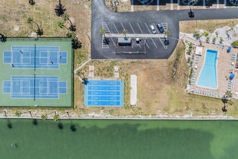 Condo in Dunedin, Florida, 2 bedrooms  № 1869128 - photo 15