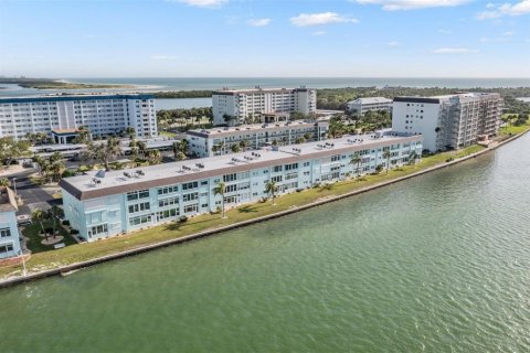 Condo in Dunedin, Florida, 2 bedrooms  № 1869128 - photo 4