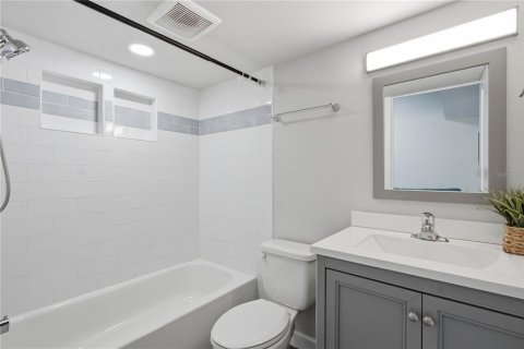 Villa ou maison à vendre à Pinellas Park, Floride: 2 chambres, 91.97 m2 № 2219892 - photo 14