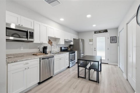 Villa ou maison à vendre à Pinellas Park, Floride: 2 chambres, 91.97 m2 № 2219892 - photo 5