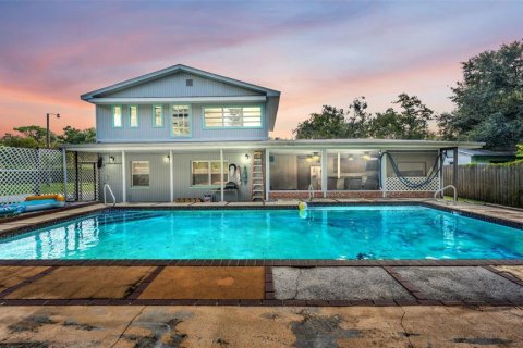 Casa en venta en Lakeland, Florida, 6 dormitorios, 292.83 m2 № 2386101 - foto 2