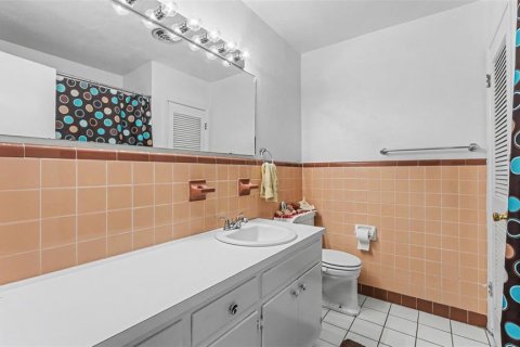 Casa en venta en Lakeland, Florida, 6 dormitorios, 292.83 m2 № 2386101 - foto 20