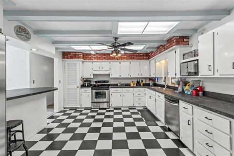 Casa en venta en Lakeland, Florida, 6 dormitorios, 292.83 m2 № 2386101 - foto 14