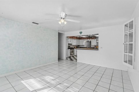 Casa en venta en Lakeland, Florida, 6 dormitorios, 292.83 m2 № 2386101 - foto 8