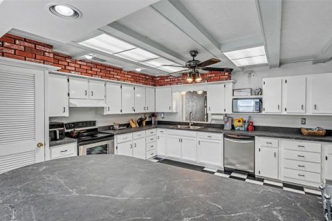 Casa en venta en Lakeland, Florida, 6 dormitorios, 292.83 m2 № 2386101 - foto 11