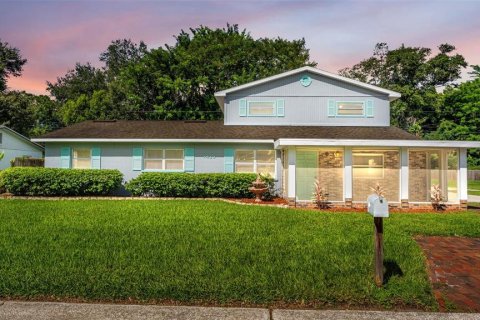 Casa en Lakeland, Florida 6 dormitorios, 292.83 m2 № 2386101