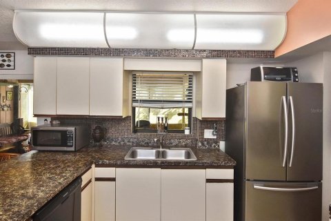 Villa ou maison à vendre à Port Charlotte, Floride: 3 chambres, 156.17 m2 № 2142133 - photo 12