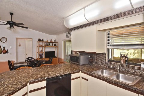 Villa ou maison à vendre à Port Charlotte, Floride: 3 chambres, 156.17 m2 № 2142133 - photo 29