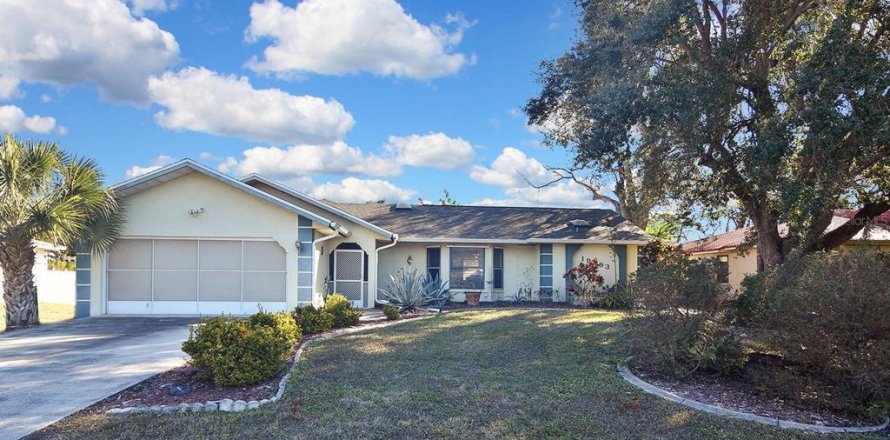 Villa ou maison à Port Charlotte, Floride 3 chambres, 156.17 m2 № 2142133