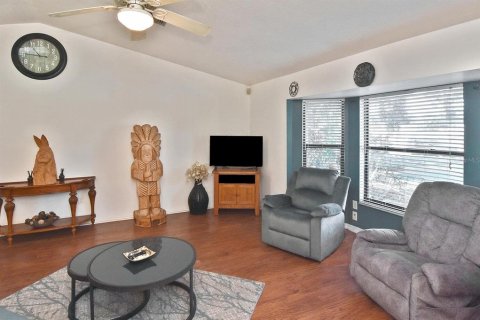 Villa ou maison à vendre à Port Charlotte, Floride: 3 chambres, 156.17 m2 № 2142133 - photo 3