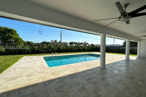 Снять в аренду виллу или дом в Майами, Флорида 6 спален, 326.74м2, № 2036970 - фото 18
