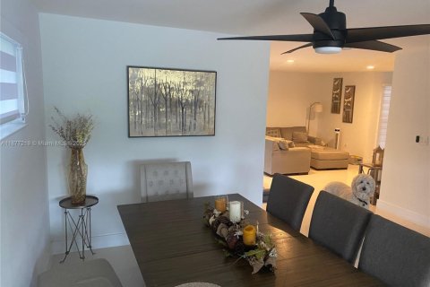 Снять в аренду виллу или дом в Майами, Флорида 6 спален, 326.74м2, № 2036970 - фото 8