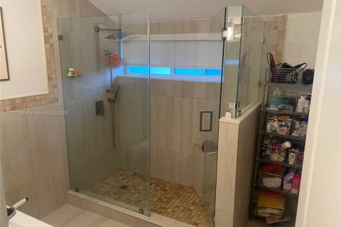 Снять в аренду виллу или дом в Майами, Флорида 6 спален, 326.74м2, № 2036970 - фото 12