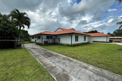 Снять в аренду виллу или дом в Майами, Флорида 6 спален, 326.74м2, № 2036970 - фото 22