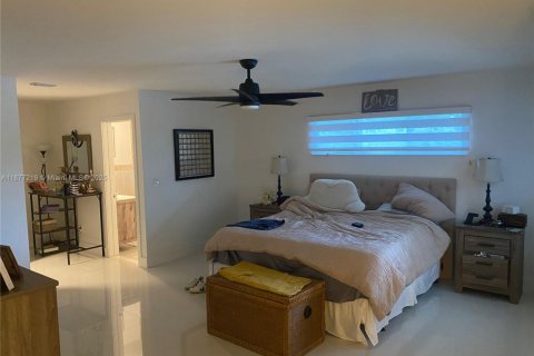 Снять в аренду виллу или дом в Майами, Флорида 6 спален, 326.74м2, № 2036970 - фото 10