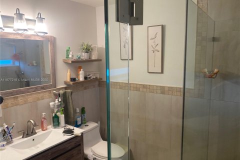 Снять в аренду виллу или дом в Майами, Флорида 6 спален, 326.74м2, № 2036970 - фото 13