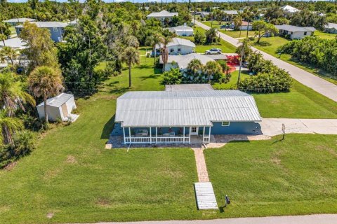 House in Englewood, Florida 2 bedrooms, 137.87 sq.m. № 2399007 - photo 2