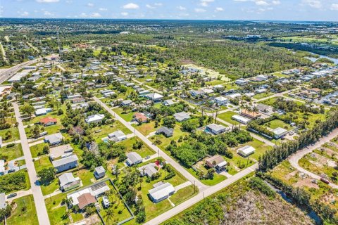 House in Englewood, Florida 2 bedrooms, 137.87 sq.m. № 2399007 - photo 20