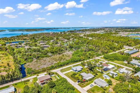 House in Englewood, Florida 2 bedrooms, 137.87 sq.m. № 2399007 - photo 21