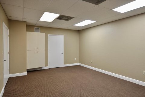 Commercial property in Port Charlotte, Florida 426.33 sq.m. № 2206432 - photo 9