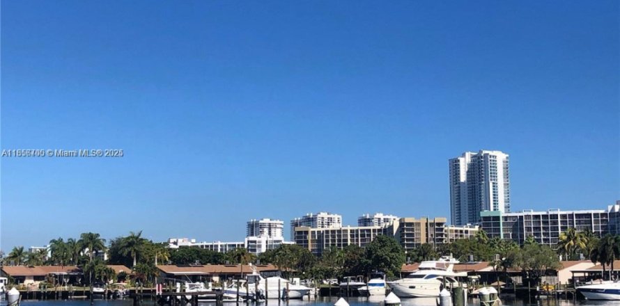 Condo à Hallandale Beach, Floride, 2 chambres № 1888904