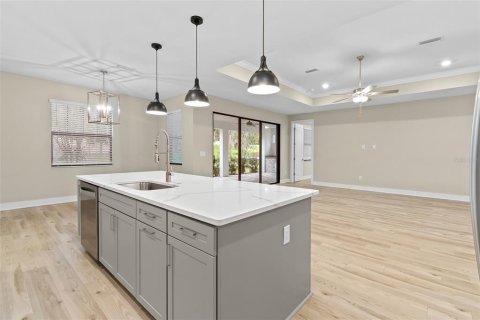 House in Brooksville, Florida 4 bedrooms, 235.23 sq.m. № 2403360 - photo 10