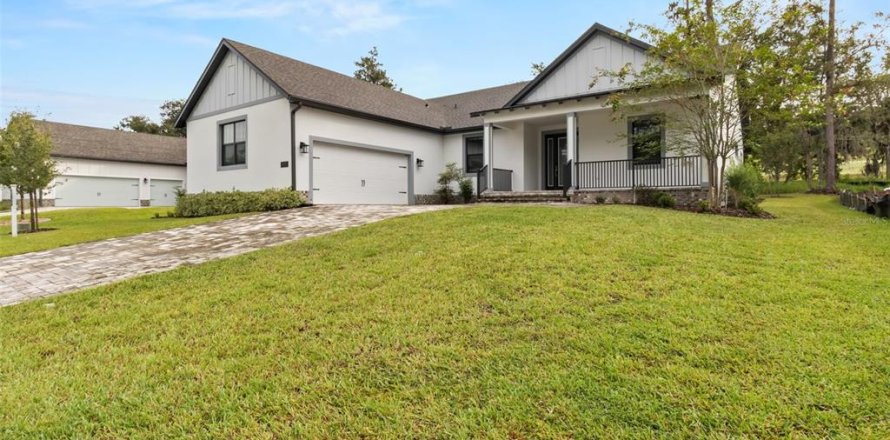 House in Brooksville, Florida 4 bedrooms, 235.23 sq.m. № 2403360