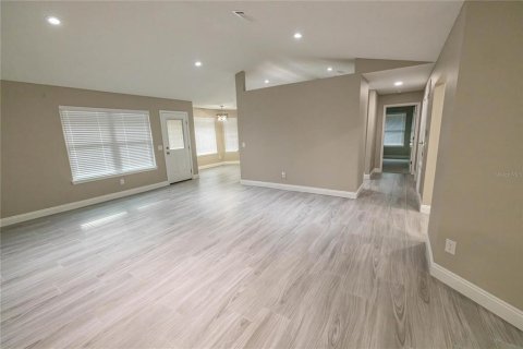 House in Milton, Florida 4 bedrooms, 212.28 sq.m. № 2115057 - photo 3