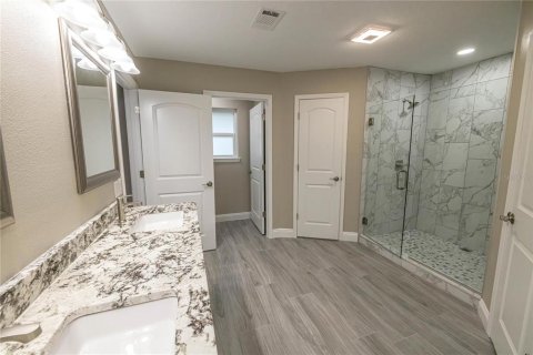 House in Milton, Florida 4 bedrooms, 212.28 sq.m. № 2115057 - photo 15