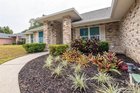 House in Milton, Florida 4 bedrooms, 212.28 sq.m. № 2115057 - photo 2