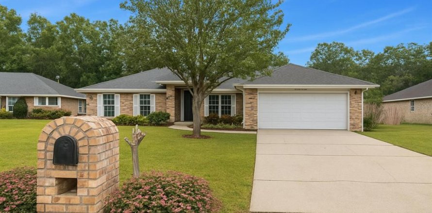 House in Milton, Florida 4 bedrooms, 212.28 sq.m. № 2115057